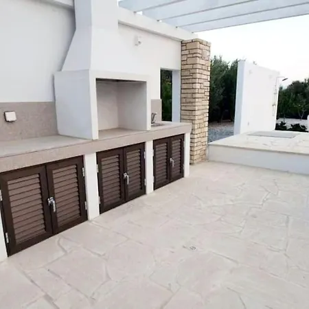 Villa Luxury 6 Bedroom With Privet Pool In *