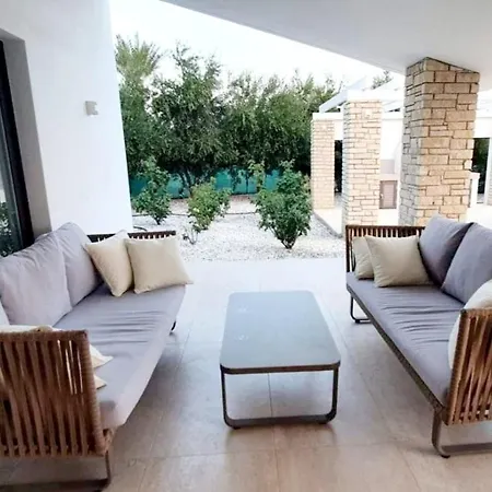 Villa Luxury 6 Bedroom With Privet Pool In