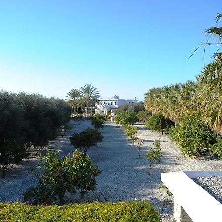 Luxury 6 Bedroom With Privet Pool In * بافوس