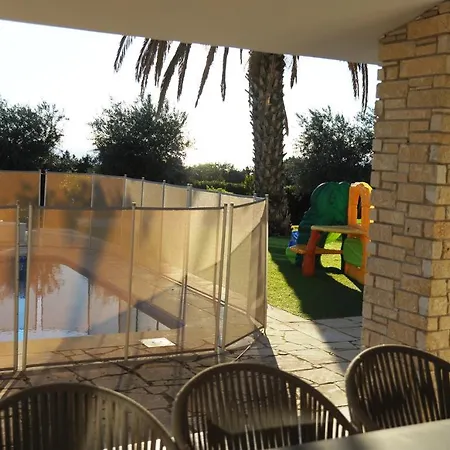 Luxury 6 Bedroom With Privet Pool In Paphos