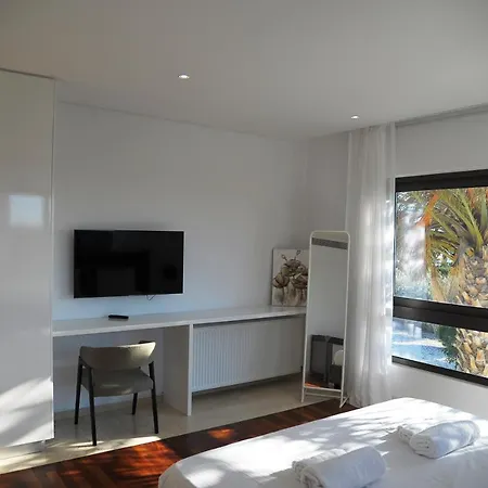 Luxury 6 Bedroom With Privet Pool In بافوس